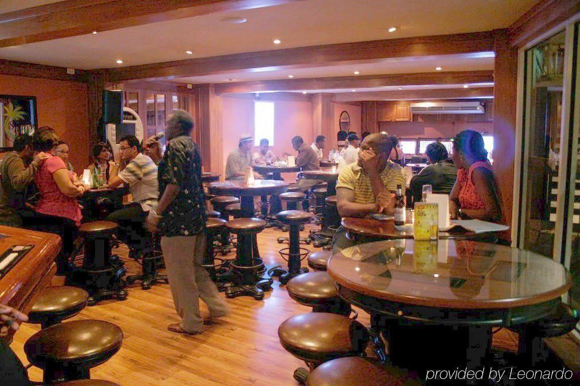 Tradewinds Hotel San Fernando Restaurant foto