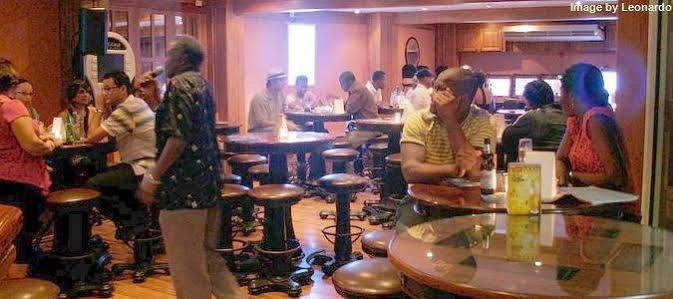Tradewinds Hotel San Fernando Buitenkant foto
